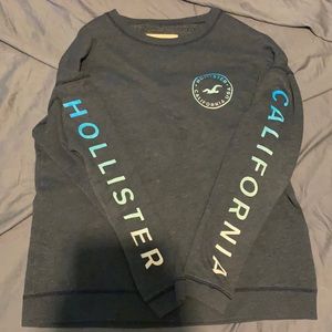 grey hollister sweatshirt with no hood